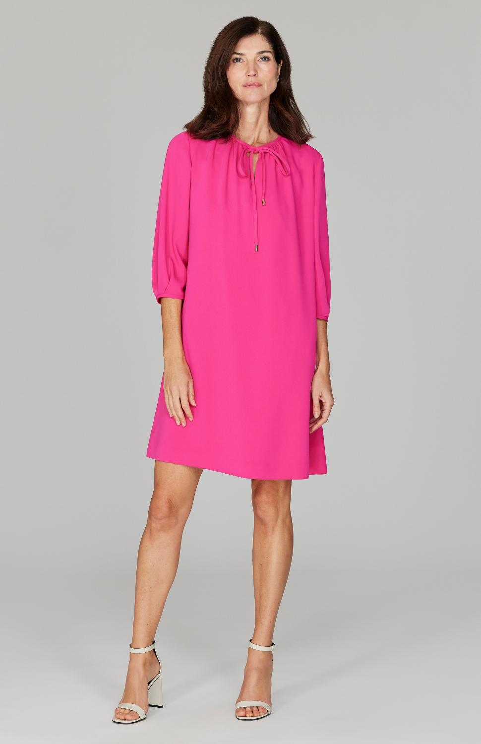 Ekaterina is 5'10" and is wearing a size XS in Pink.