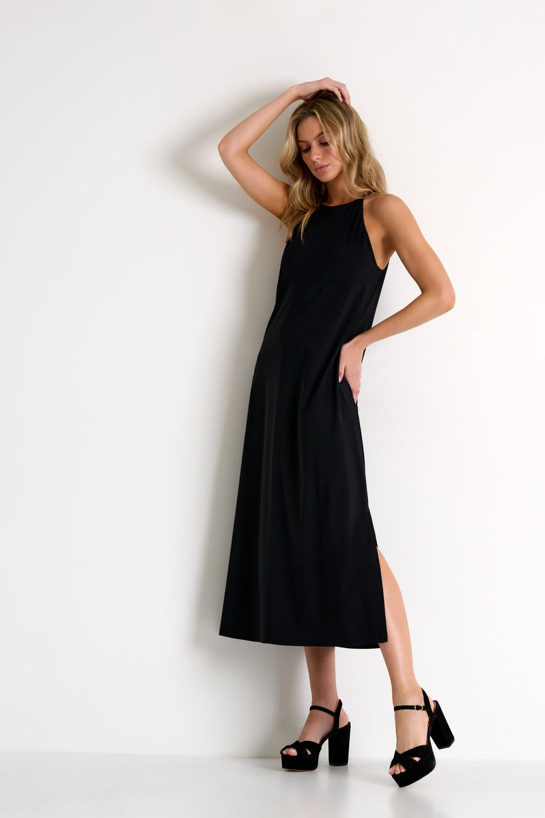 Long Dress With High Neck 02 / 800 Black