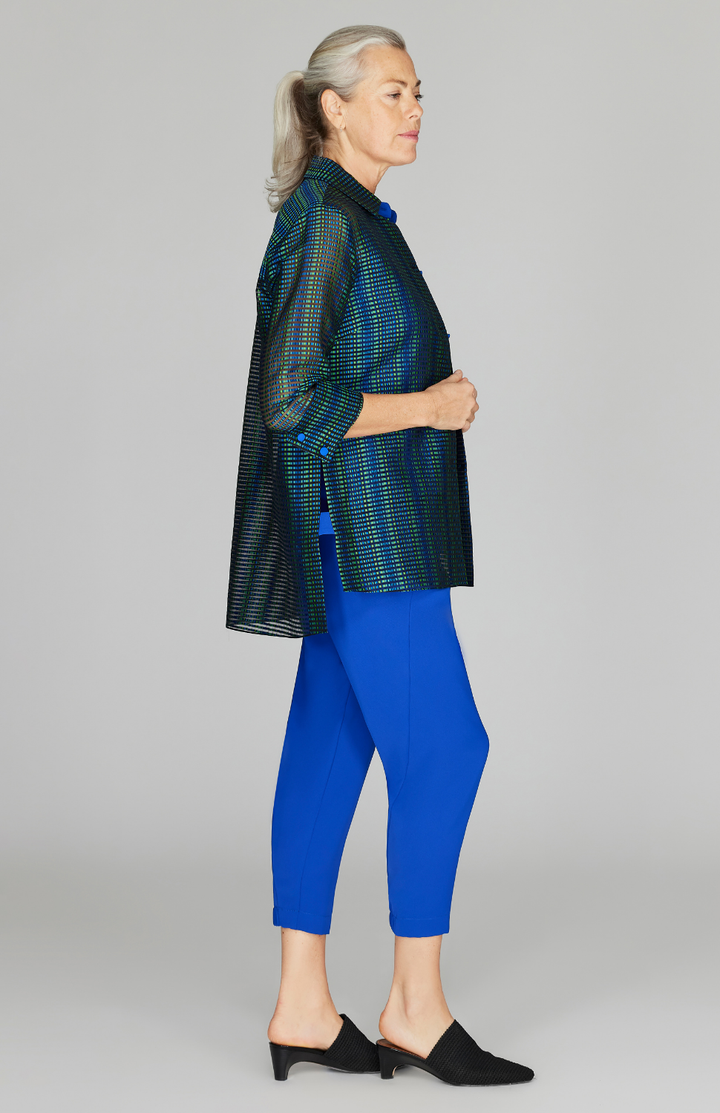 Fabienne is wearing Cobalt Multi in size XS.