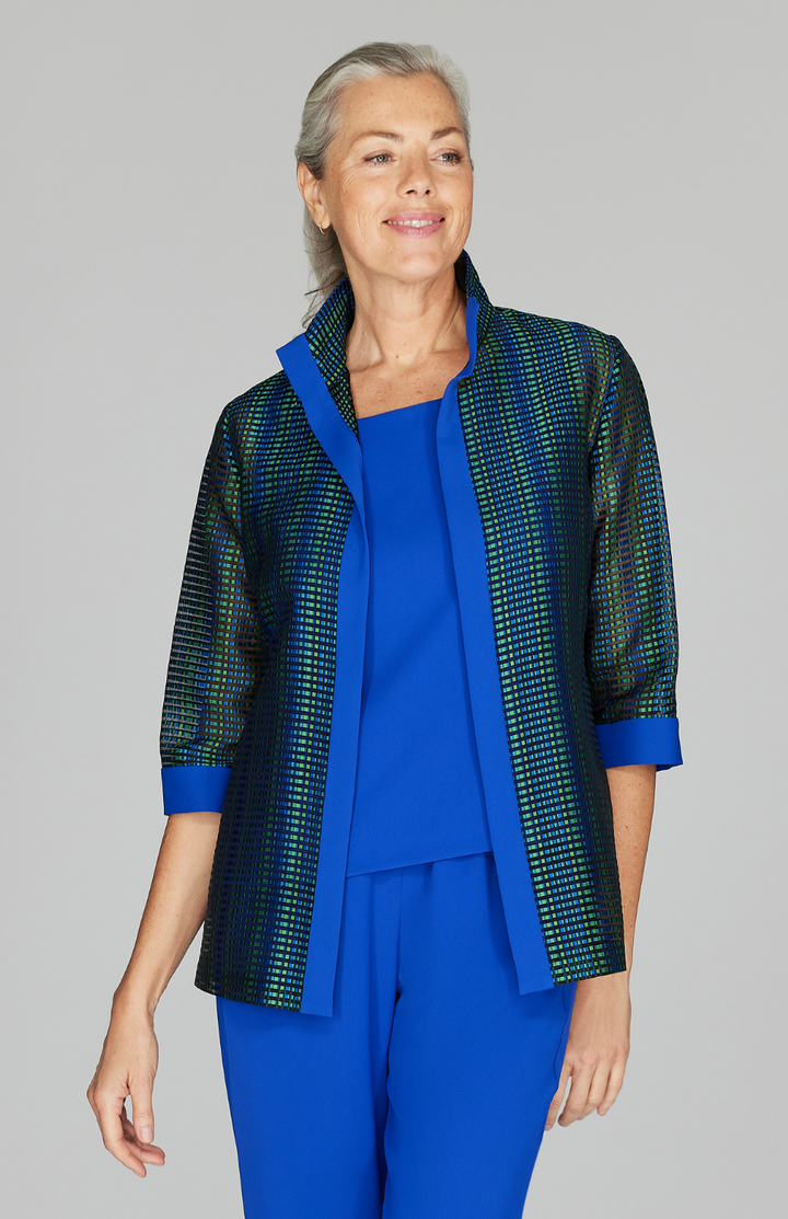 Fabienne is wearing Cobalt Multi in size XS.