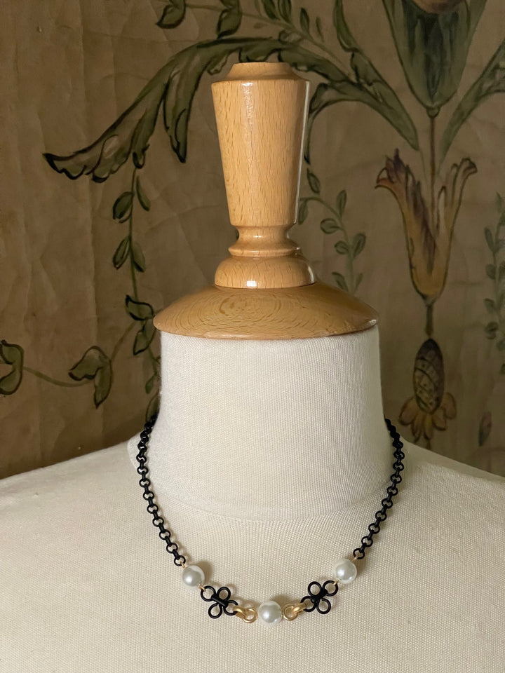 Matte Black Clover And Pearl Chain Necklace