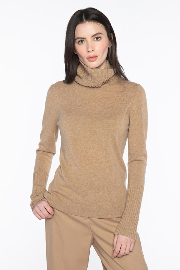 Chunky Trim T-Neck