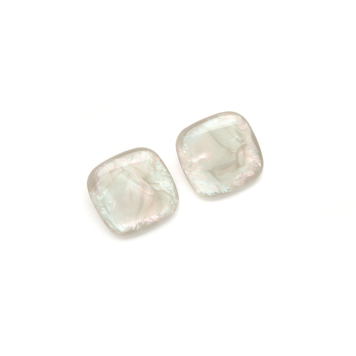 Lara Clip Earring Shell