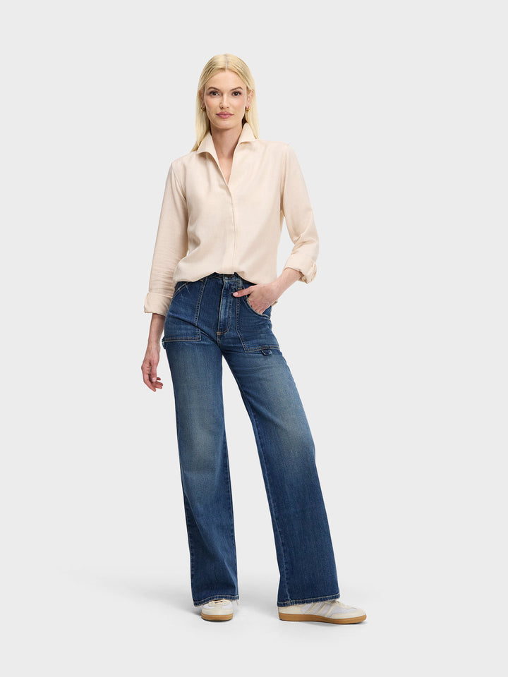 SIGNATURE: GOLDEN GIRL