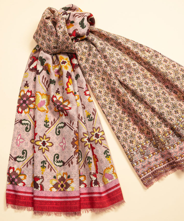 Tapestry Wrap in color Mauve