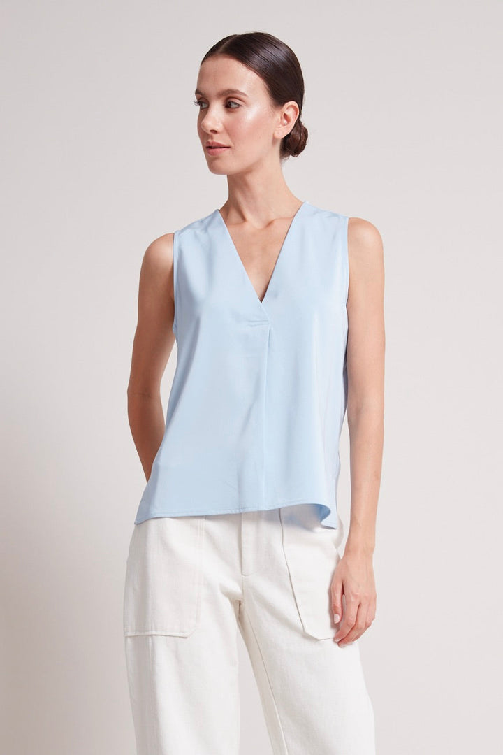 True sleeveless v-neck blouse