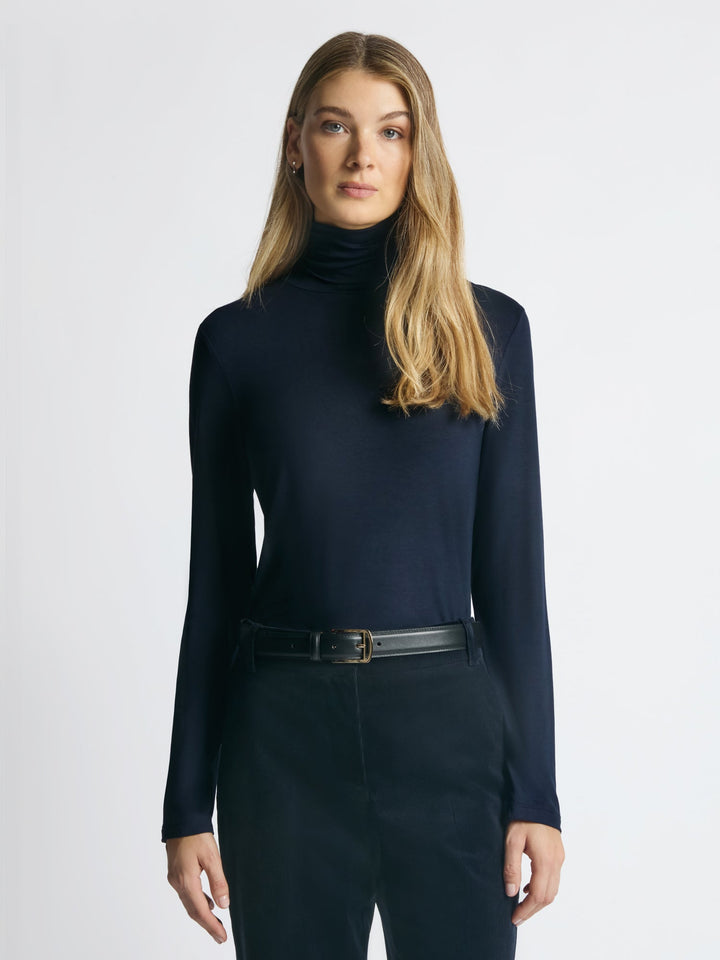 Jersey fitted turtleneck